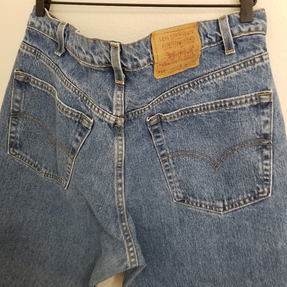 Vintage Levi's 550 Relaxed Fit Jeans MADE IN USA - Picture 5 of 9